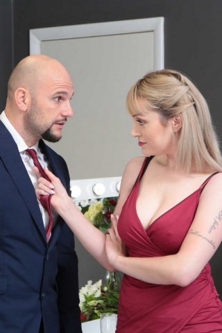 Подружка невесты совратила жениха перед свадьбой