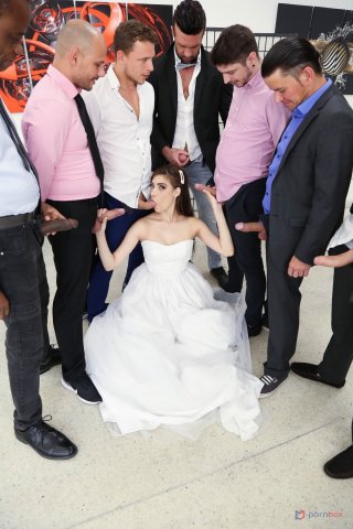 Невеста устроила групповой секс на свадьбе